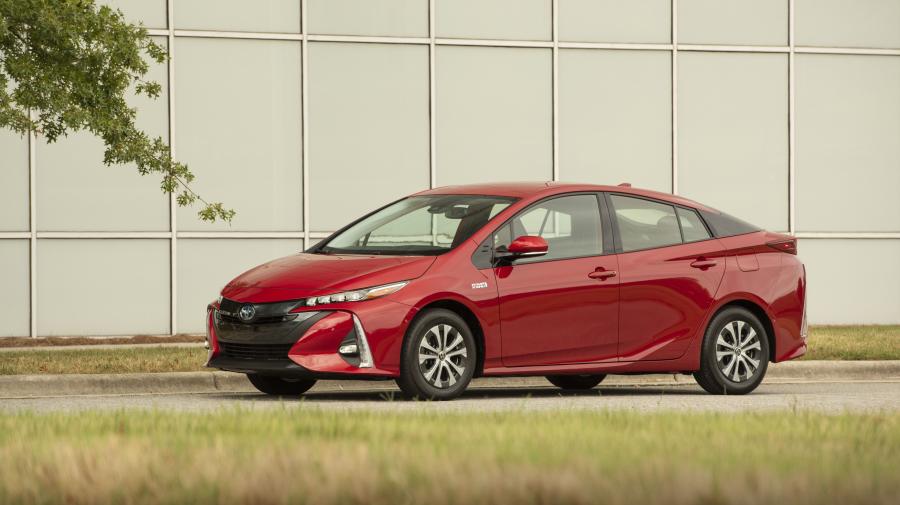  Toyota Prius Prime 2016 года  (NA) (фото 42 из 55)
